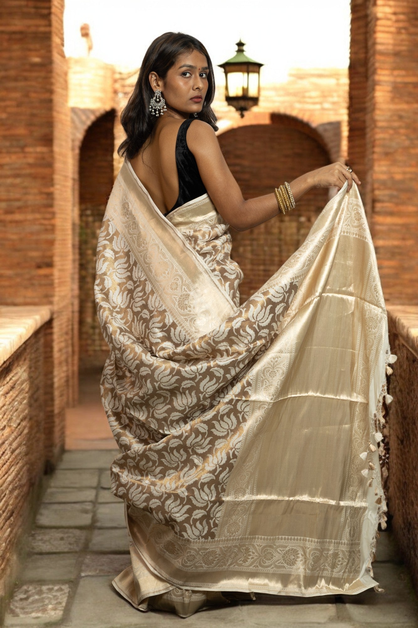 Antique Gold & Shwet Lotus Elegance