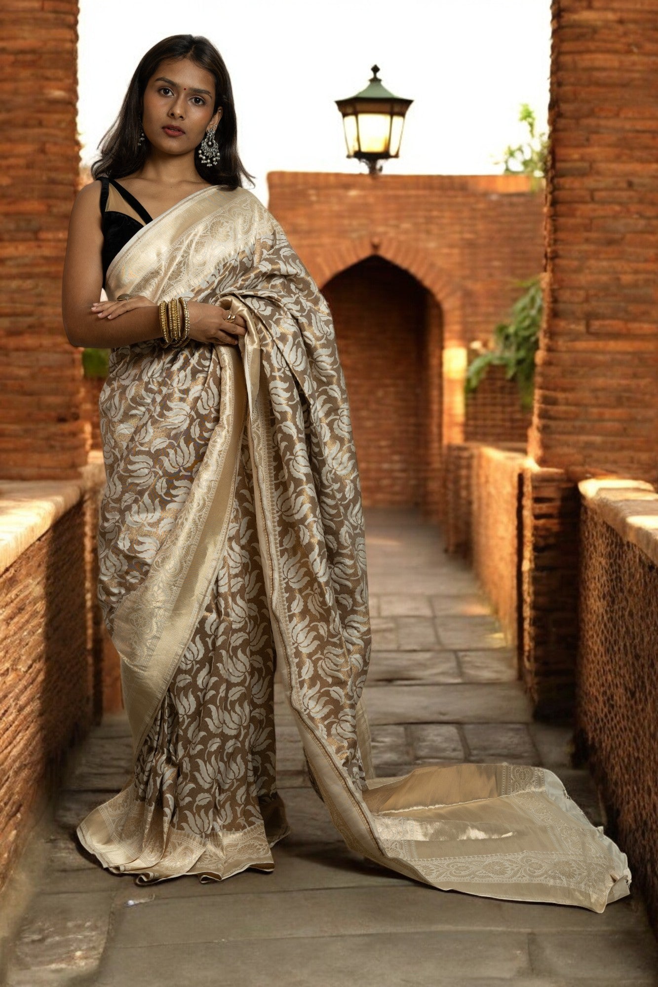 Antique Gold & Shwet Lotus Elegance
