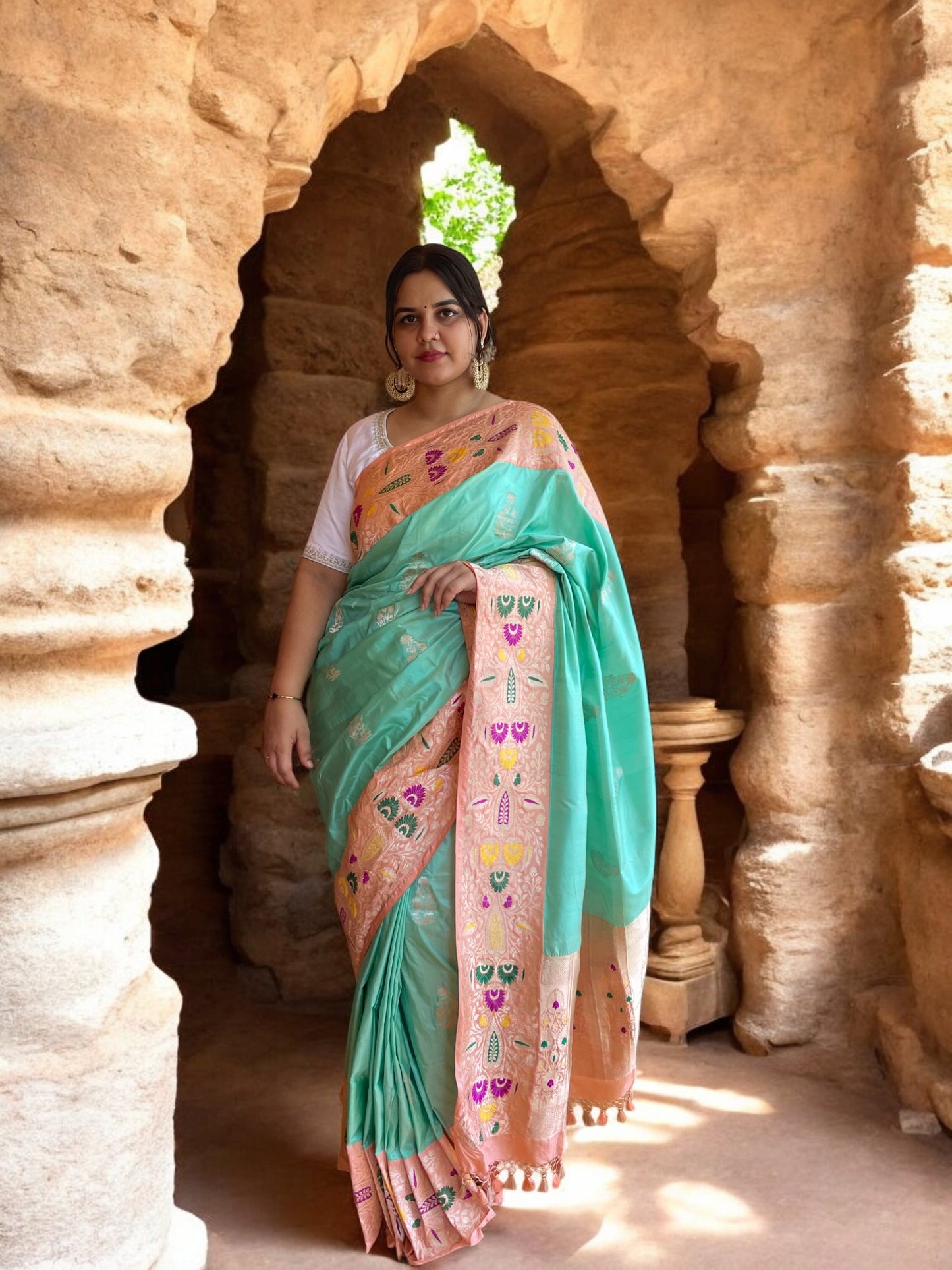 Sea Green Floral Kadhuwa Beauty With Powder Peach Meenakari