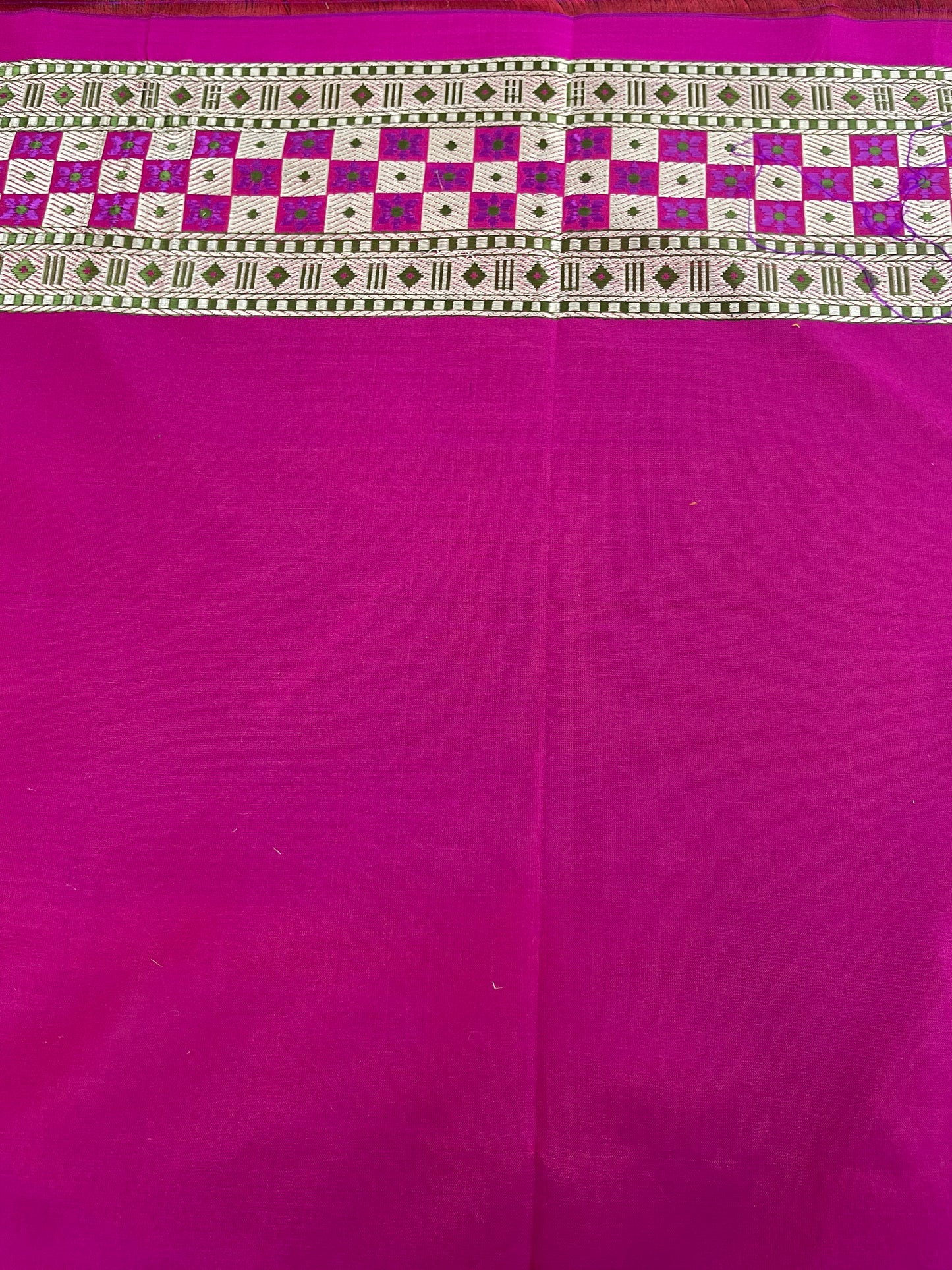 Rani Pink Geometrical Jaal