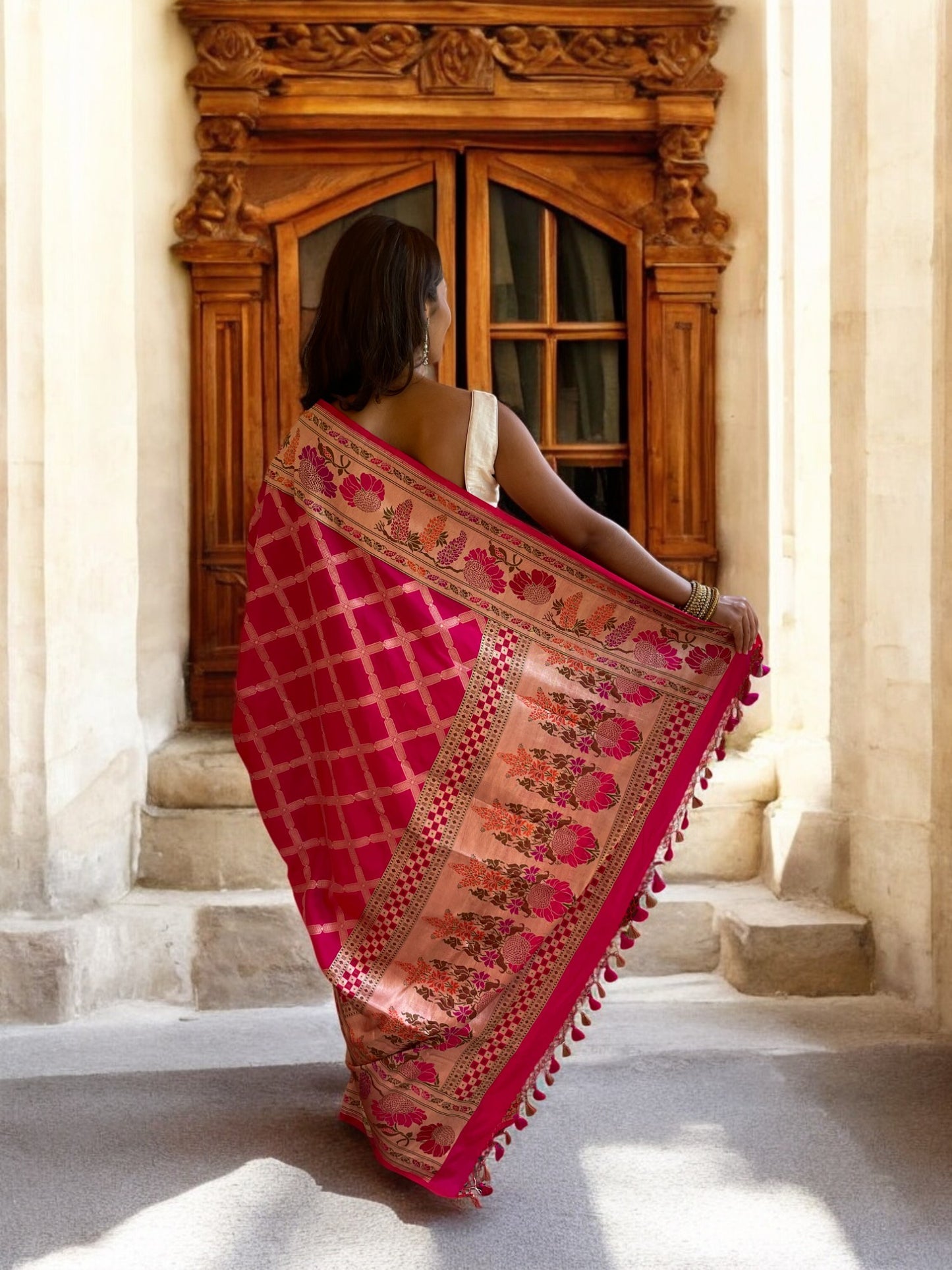 Rani Pink Geometrical Jaal