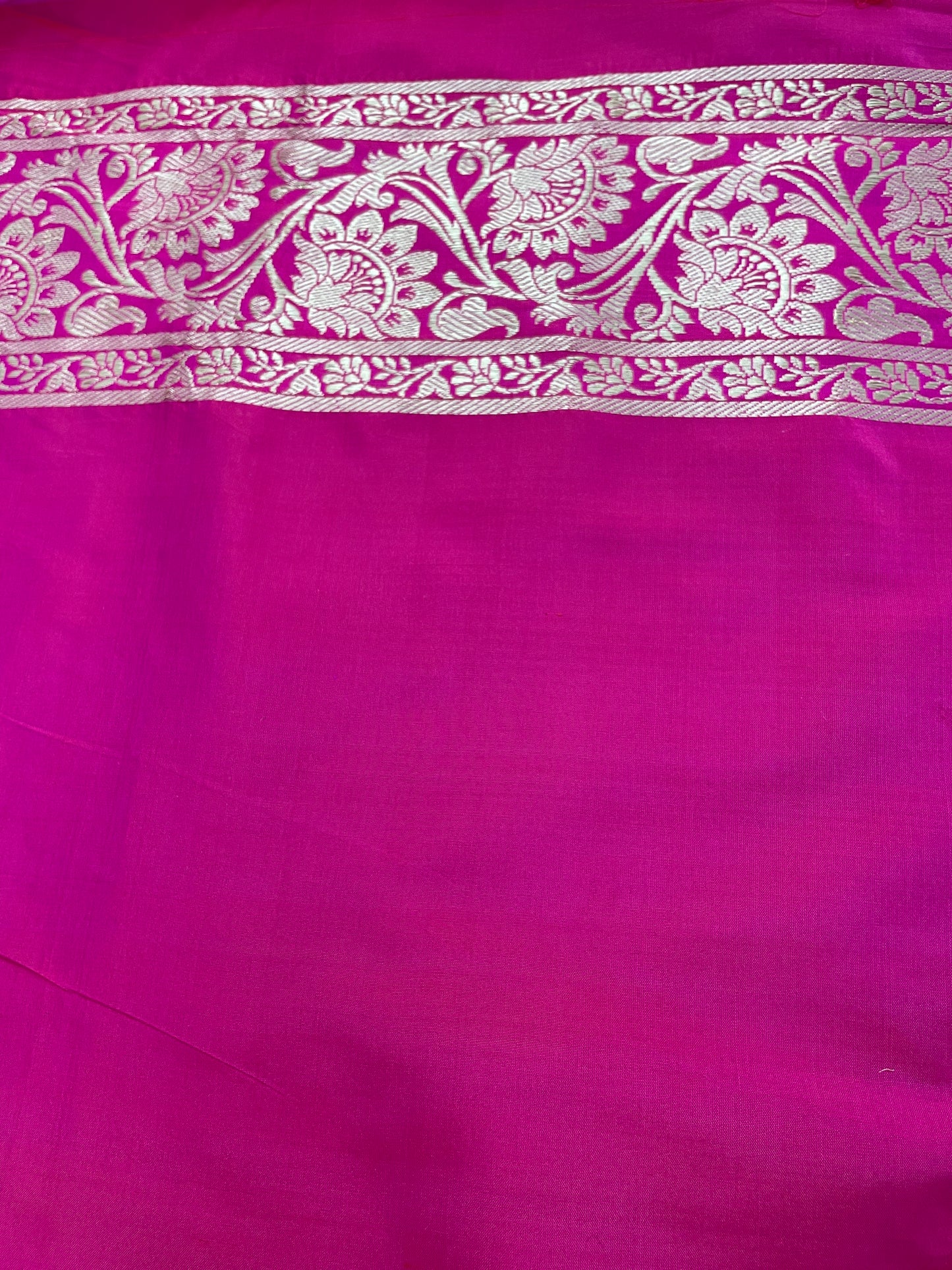Rani Mughal Majestic Blooms