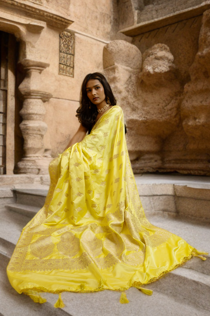 Lemon yellow Kalgi Mughal Floral Poise