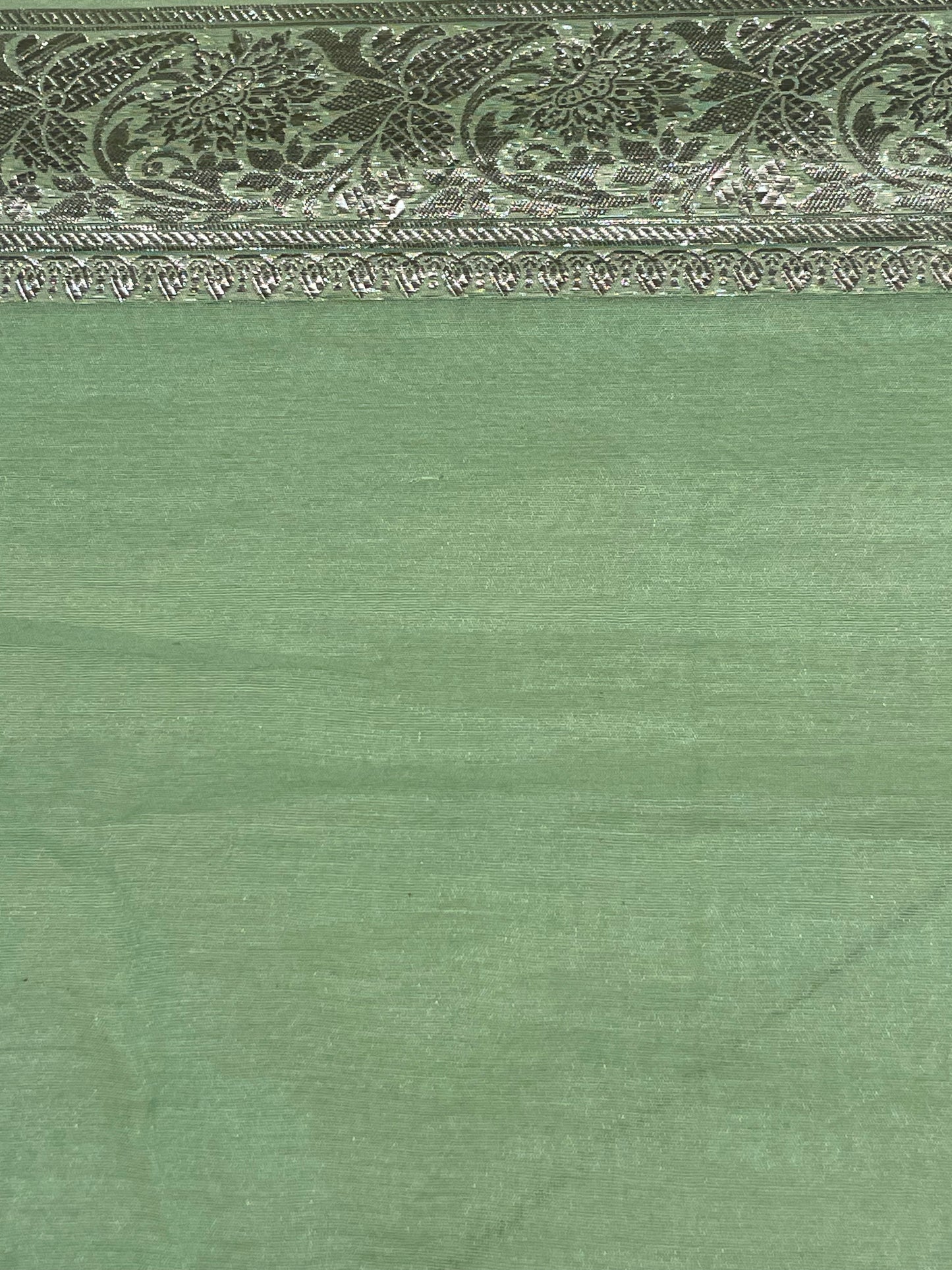 Pista Whisper Zari Veil
