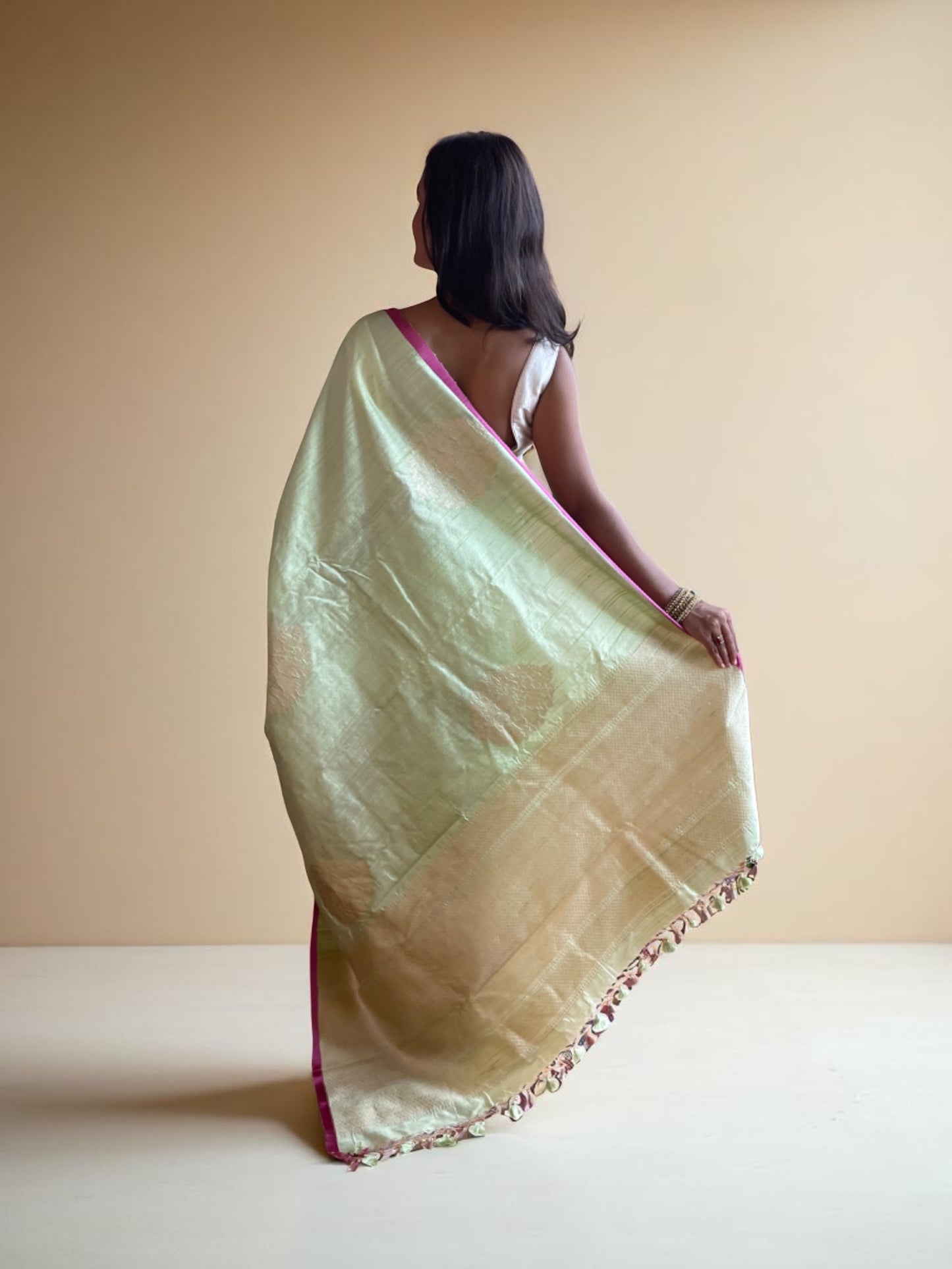 Parrot Bloom Kadwa Weave