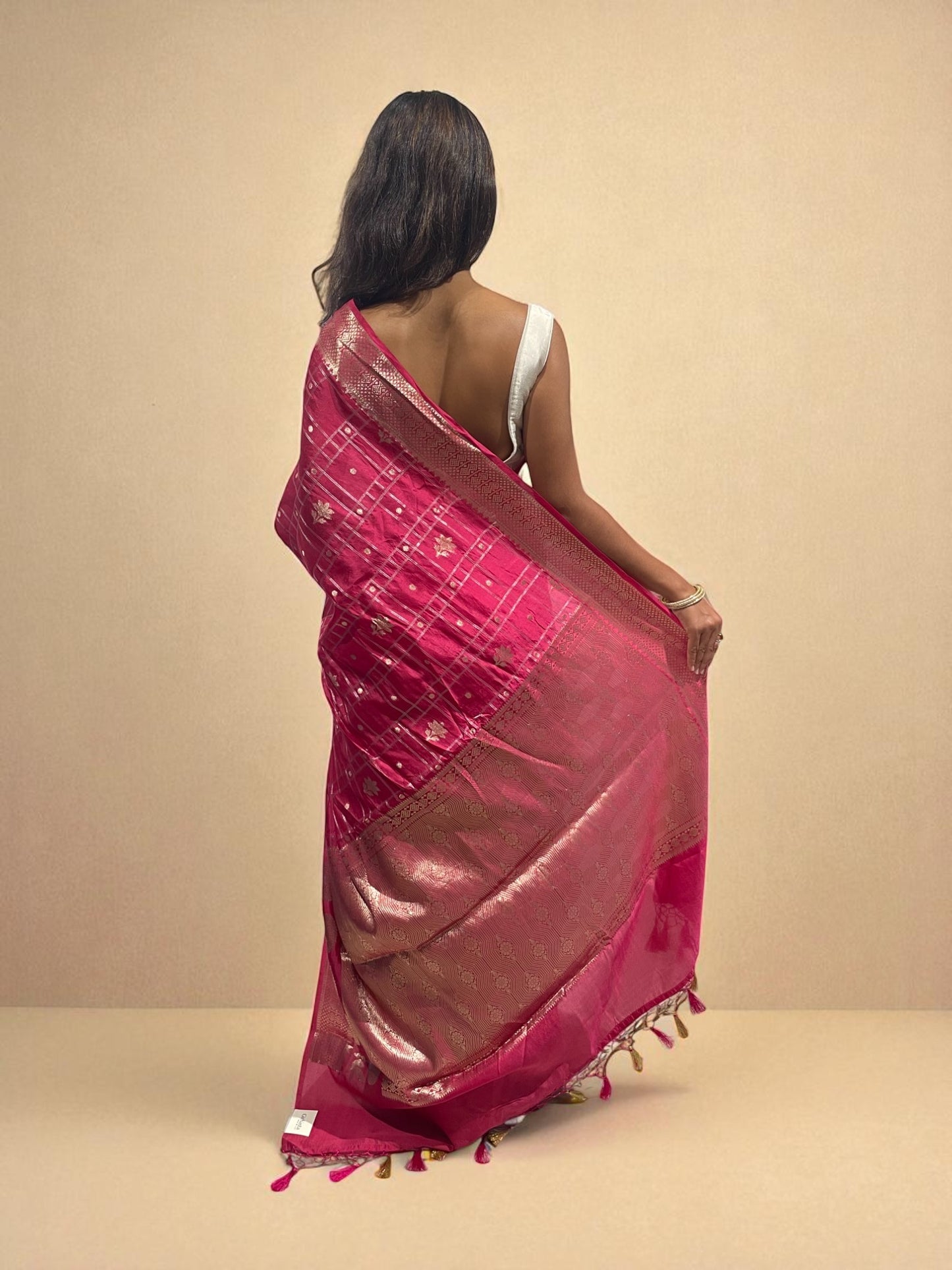 Gulabi Geometry Banarasi Glow