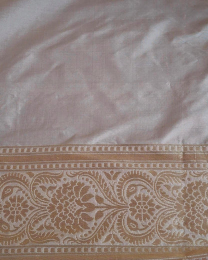 Antique Gold & Shwet Lotus Elegance