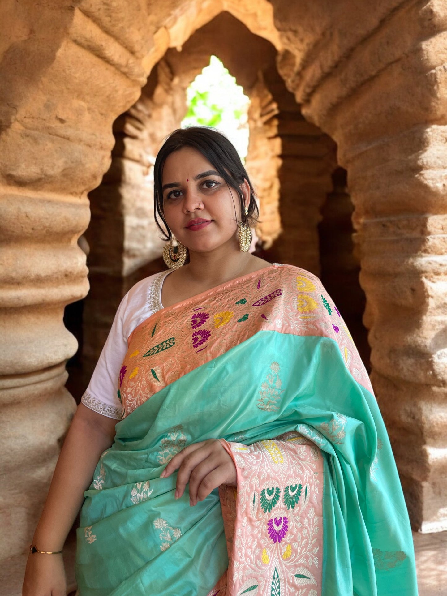 Sea Green Floral Kadhuwa Beauty With Powder Peach Meenakari
