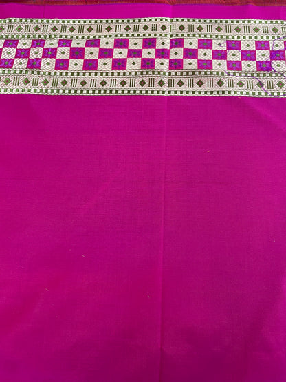 Rani Pink Geometrical Jaal