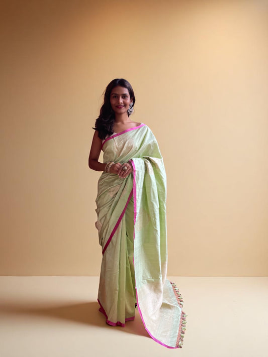 Parrot Bloom Kadwa Weave
