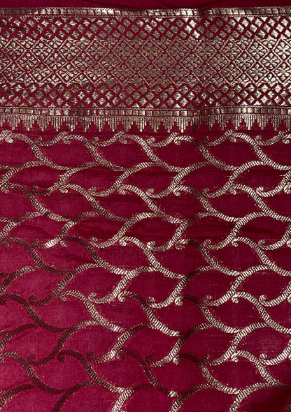 Gulabi Geometry Banarasi Glow